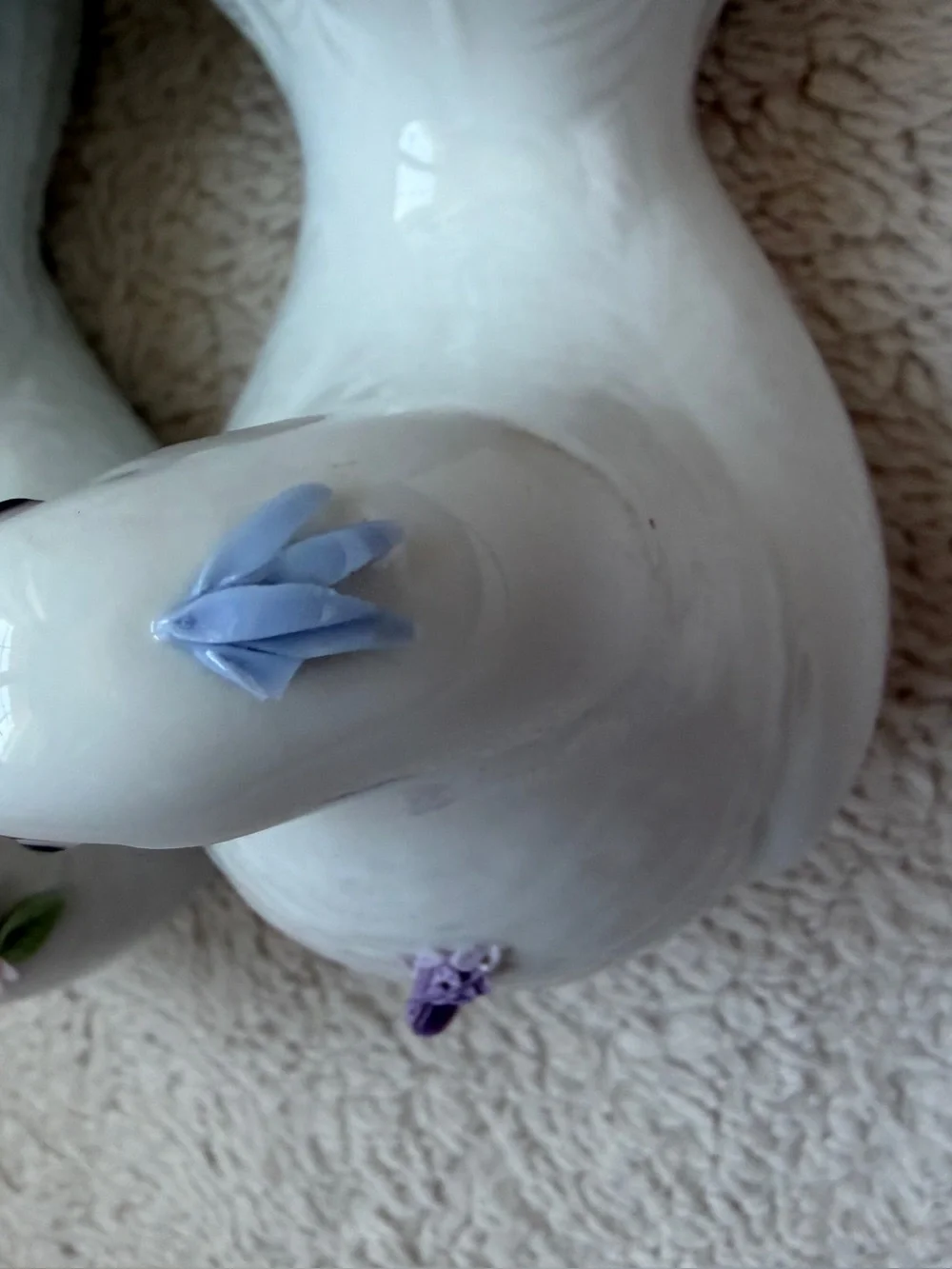 Lladró Kissing Doves with Flowers #6359 Fine Porcelain